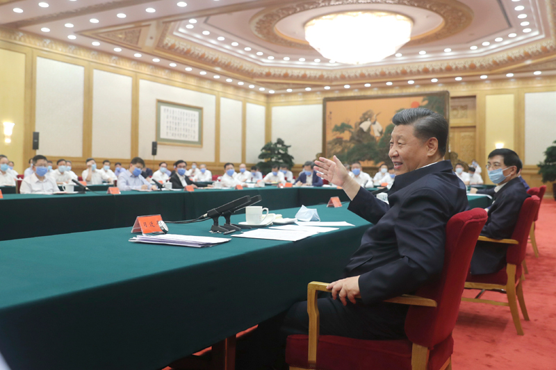 7月21日，中共中央總書記、國家主席、中央軍委主席習(xí)近平在京主持召開企業(yè)家座談會并發(fā)表重要講話。新華社記者 鞠鵬 攝